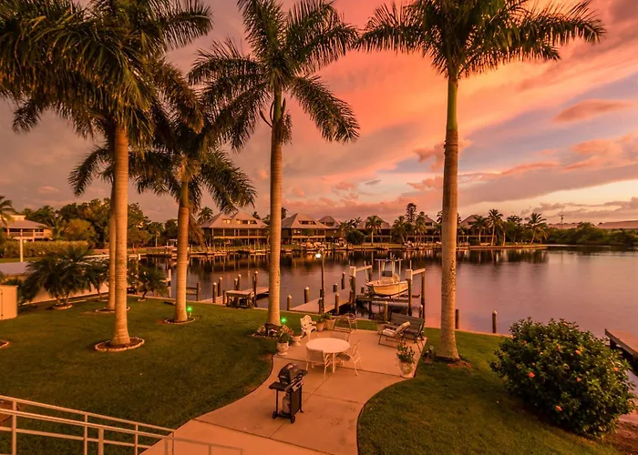 Pirates Cove Inn & Marina