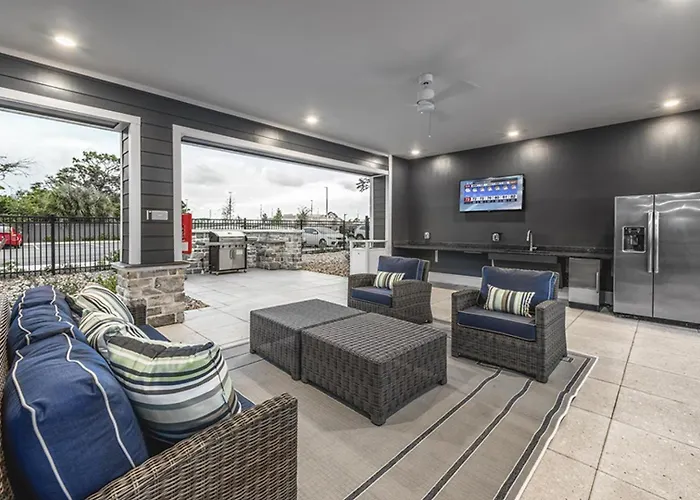 Landing Incredible 1Bd Yoga Studio Clubhouse
