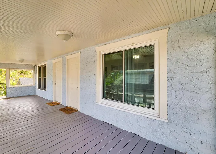 Walk To Winter Haven Hospital: Convenient Apt
