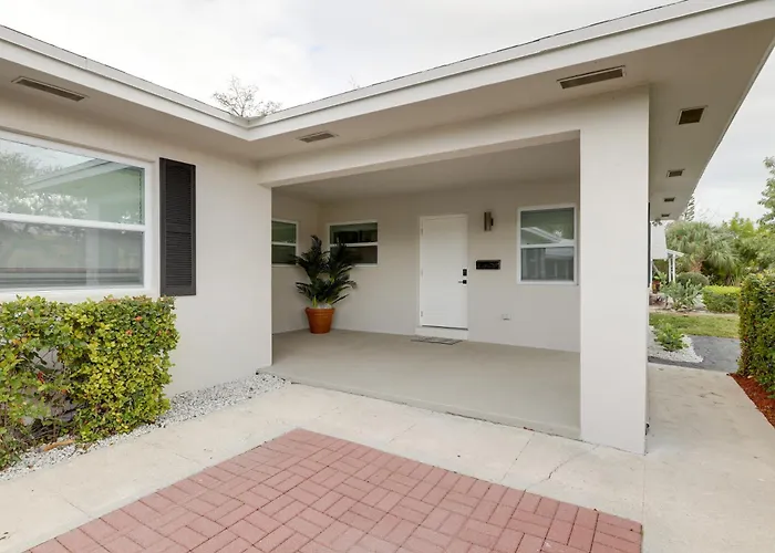 Intracoastal Getaway! North Palm Beach Apartment