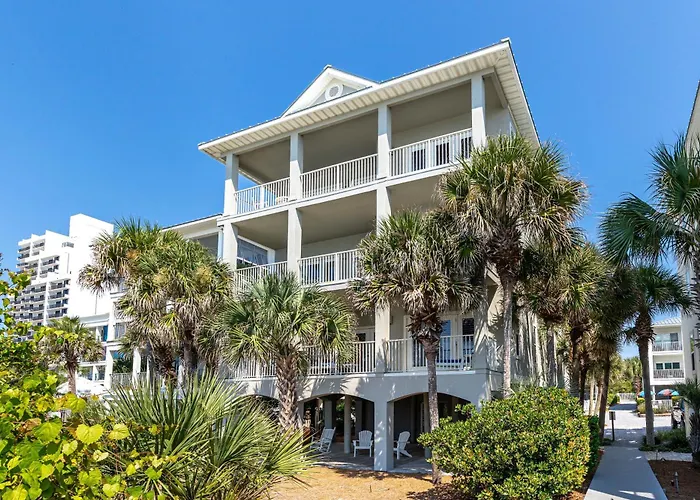 4 Bedroom Gulf Front Condo, Bikes, & Community Pool