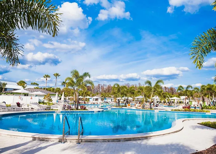 Golf & Tennis Community - Lakeview Oasis