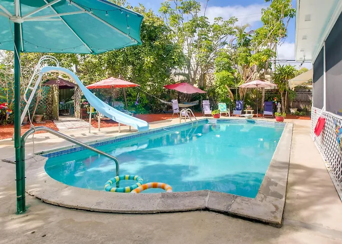 Sun-Soaked Studio W/ Pool Access In Lake Worth!