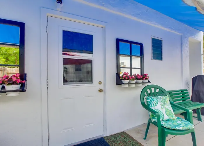 Sun-Soaked Studio W/ Pool Access In Lake Worth!