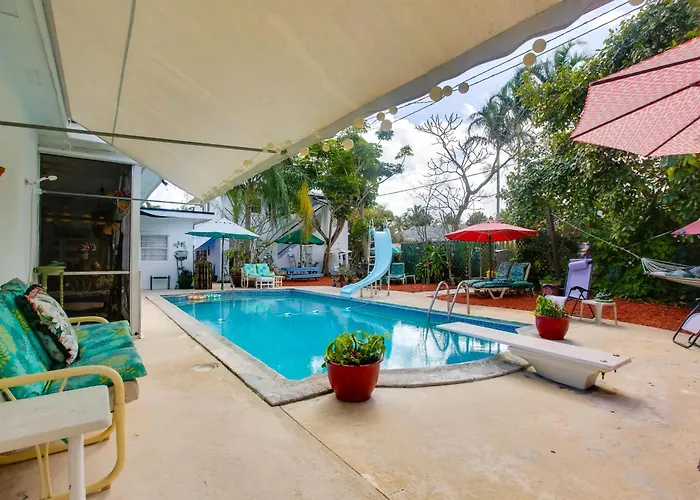 Sun-Soaked Studio W/ Pool Access In Lake Worth!
