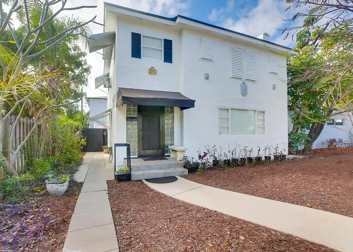 < 3 Mi To Golf & Swim: Cozy Oasis In Lake Worth!