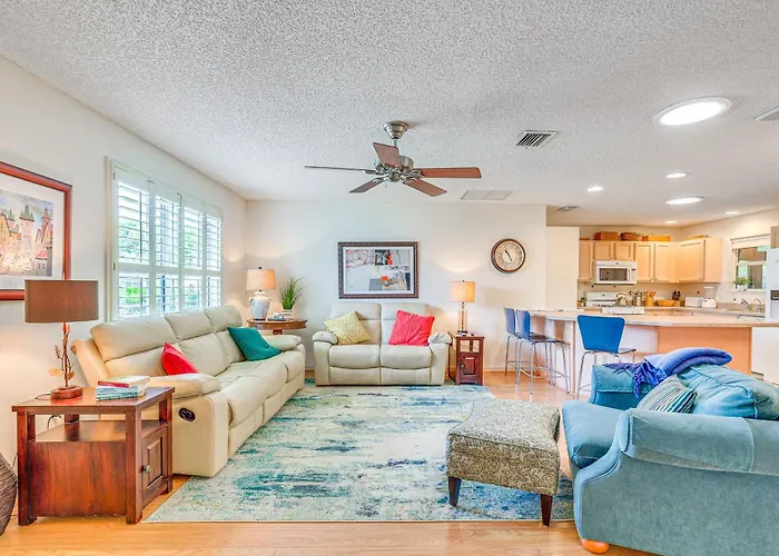 Home In The Villages W/ Lanai & Private Hot Tub!