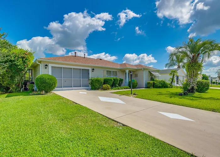 Home In The Villages W/ Lanai & Private Hot Tub!