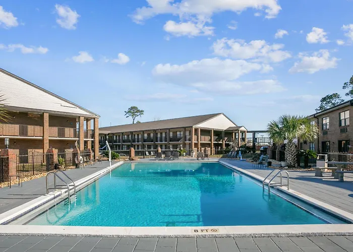 At Home Inn - Pensacola