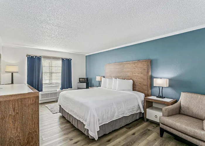 At Home Inn - Pensacola