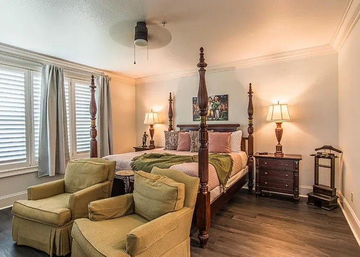 Caddyshack Condo At St James Bay Golf And Pickelball Resort Unit331 Penthouse Condo With 2 King Suite With Pvt Bathrooms, 2 Bunks Room, Sunset Views On Patio, Onsite Pool, Gated Entrance, Excellent For Couples & Groups, Onsite Restaurant, 1 Dog Ok W