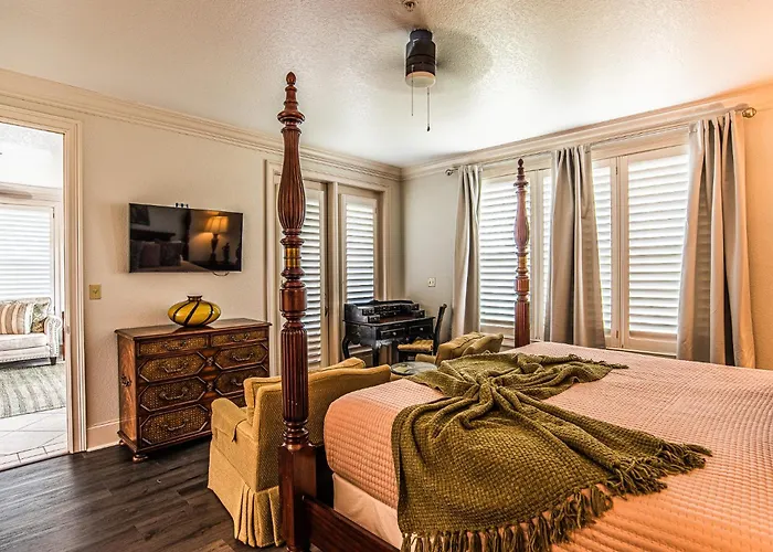 Caddyshack Condo At St James Bay Golf And Pickelball Resort Unit331 Penthouse Condo With 2 King Suite With Pvt Bathrooms, 2 Bunks Room, Sunset Views On Patio, Onsite Pool, Gated Entrance, Excellent For Couples & Groups, Onsite Restaurant, 1 Dog Ok W