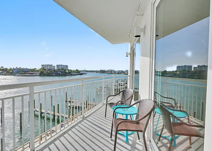 Oceana 301 East