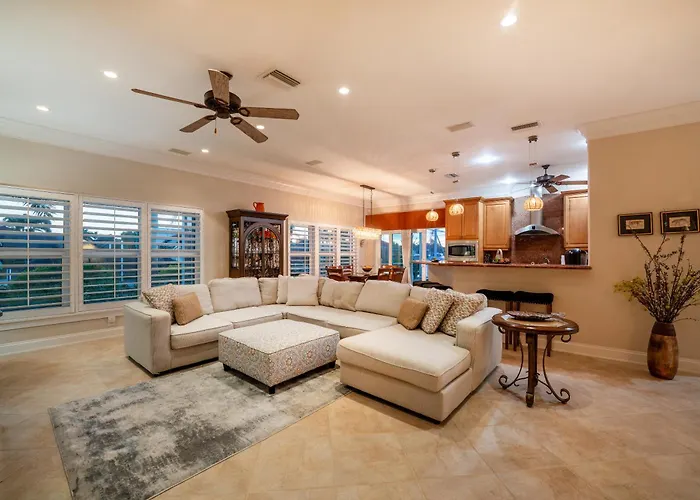 Villa Hibiscus-Waterfront-Free Heated Pool-Dock-Bikes-Other Amenities
