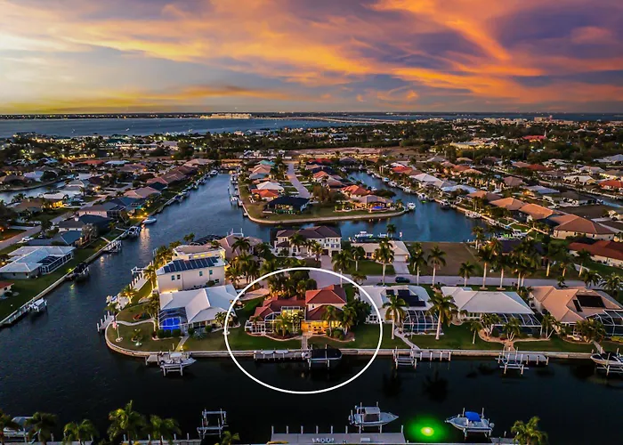Villa Hibiscus-Waterfront-Free Heated Pool-Dock-Bikes-Other Amenities