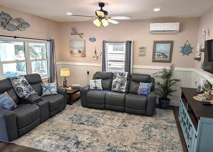 Seafoam Cottage - Beauty In The Heart Of Cedar Key