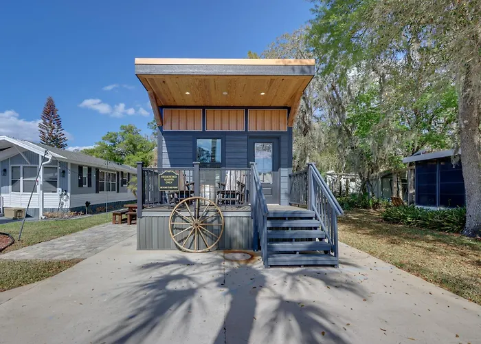 Rodeo Thrills & Backyard Bbqs! Lake Wales Retreat