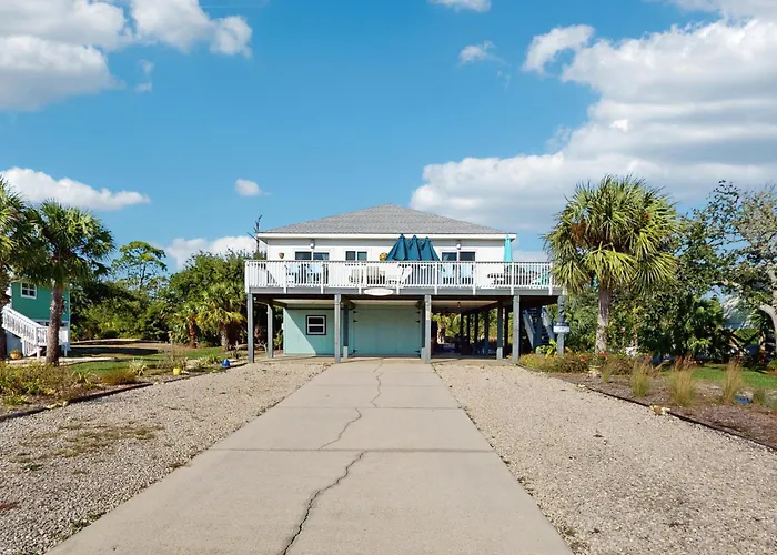 Charming Beach House With A Gulf View Patio Deck Washer&Dryer & Ac