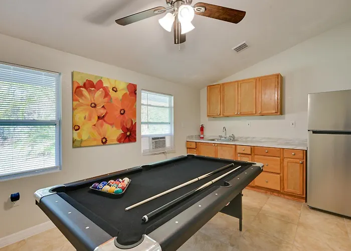 7 Mi To Busch Gardens! Family & Pet-Friendly Home