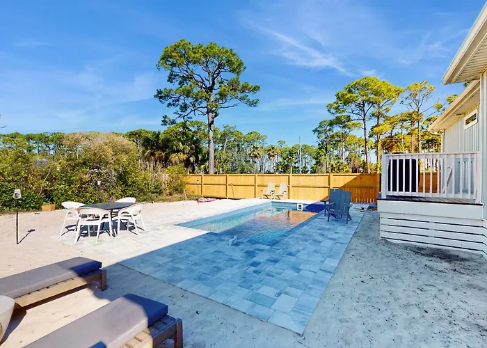 Beach Retreat With Open Layout Ac Private Pool Fire Pit & Grill