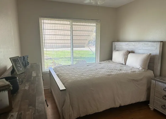 Beautiful Home In Avon Park Lake