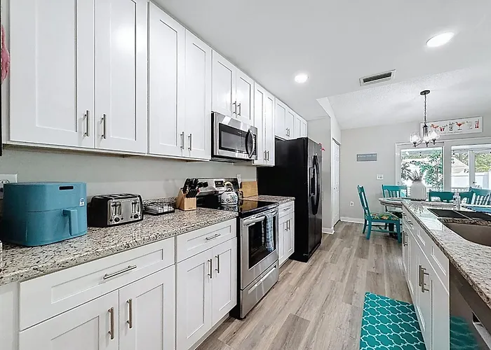 Private Pool Retreat Near Beaches Downtown St Pete