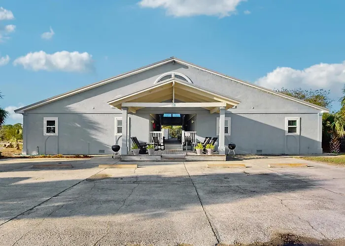 Great Dog-Friendly Home With Gulf Views Shared Pool Just Steps From The Gulf