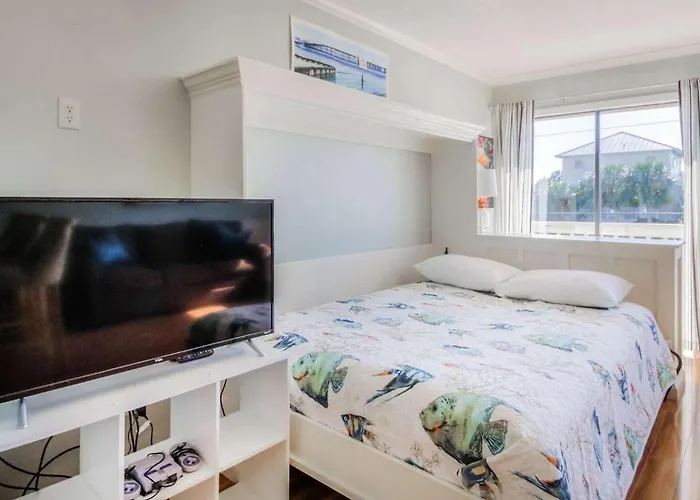 Canal Place 206
