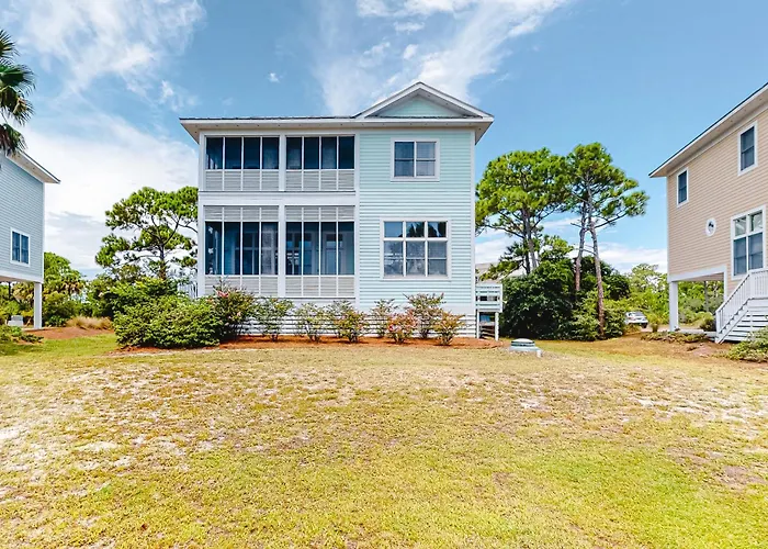 Spacious Dog-Friendly Home With Elevator Screened Decks On-Site Pool & Gym