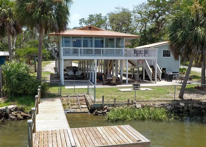 Waterfront Cottages With Sunsets, Kayaks Included!