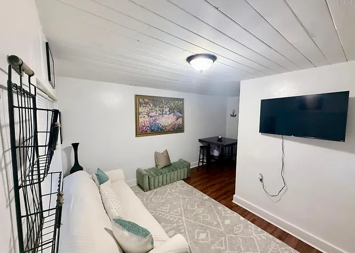 Seabreeze Retreat - S