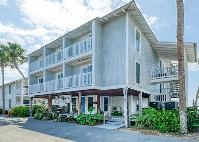 Island Place 101 Dreamy Condo With Pool! Rebuilt!