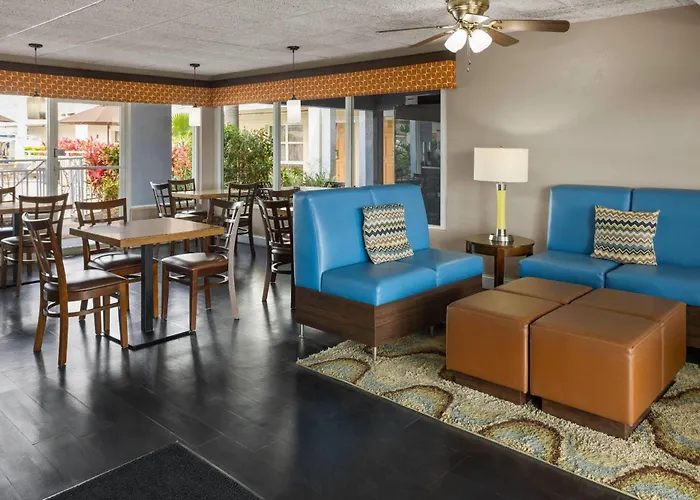 Super 8 By Wyndham Ellenton Bradenton Area
