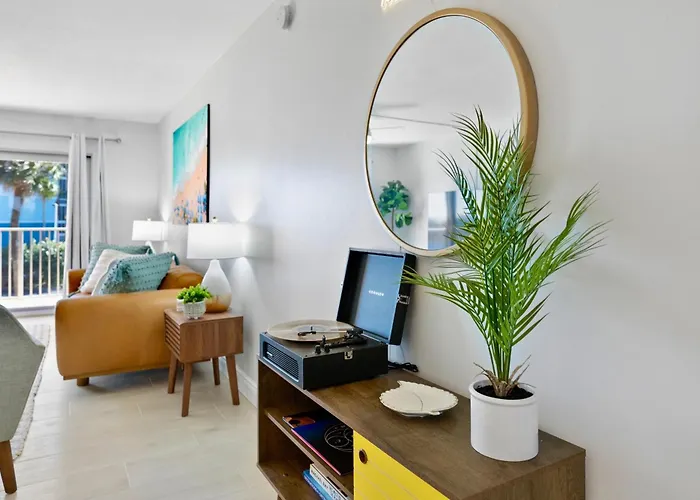 Cocoa Beach Towers - Oceanfront Resort With Heated Pool, Tennis Steps From The Pier