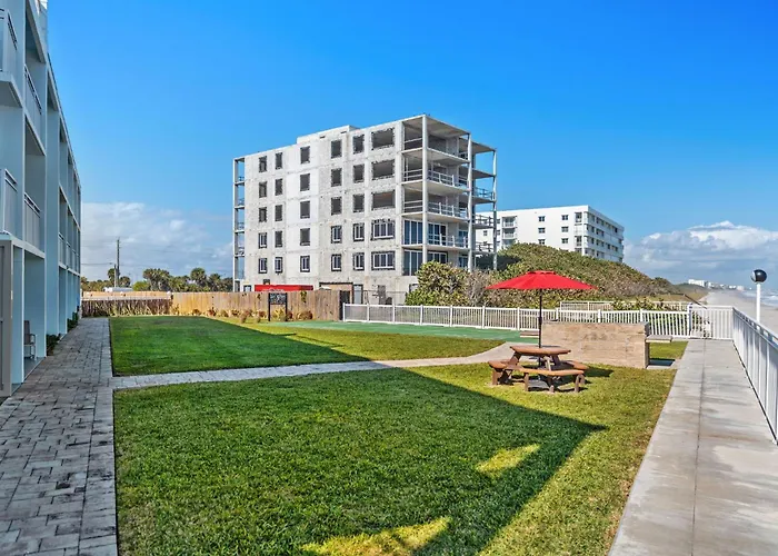 Paradise Beach Club - Oceanfront Ground Floor Condos With Heated Pool Pets Welcome