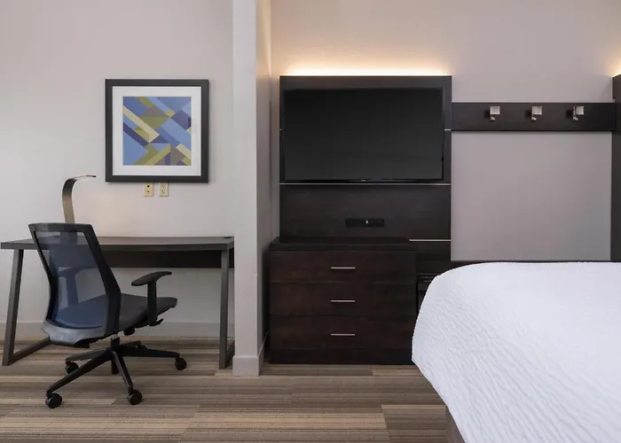 Holiday Inn Express & Suites Lakeland South By Ihg