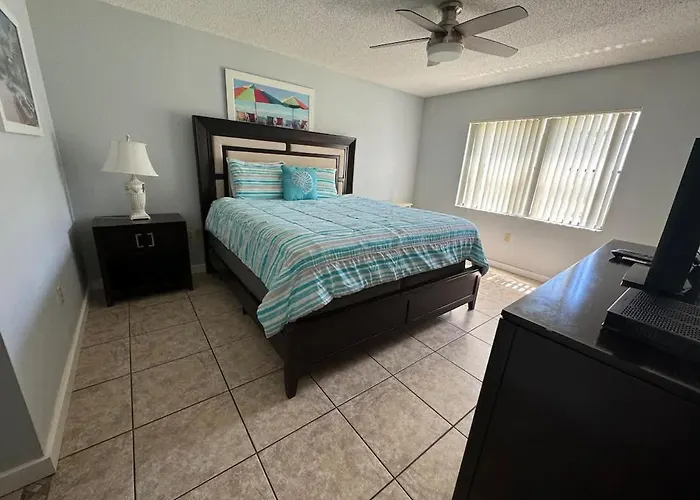 Luxury Shorewalk Water Front 2 Bedroom 2 Bathroom 3Mins Img 5 Mins Beach