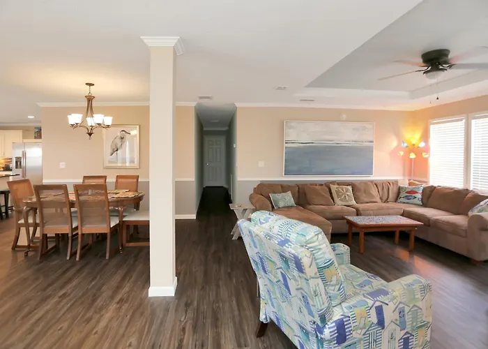 Salty Breeze By Pristine Property Vacation Rentals