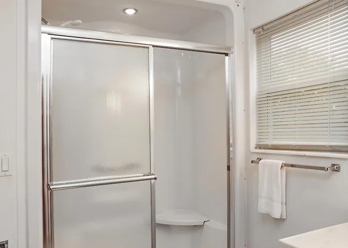 Wales Pod By Pristine Properties Vacation Rentals