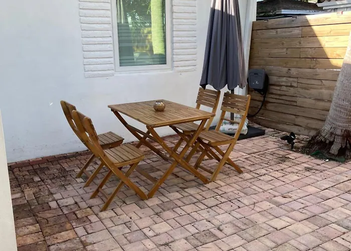 Private Fort Lauderdale Cottage