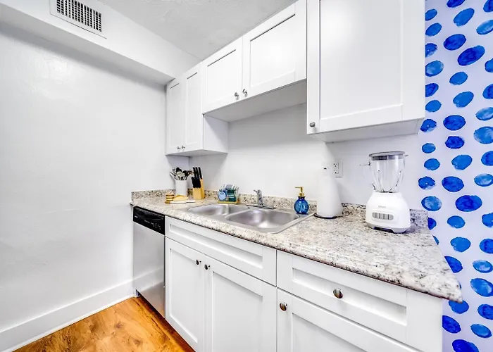 King Water View - No Extra Fees - Palm Wave Says