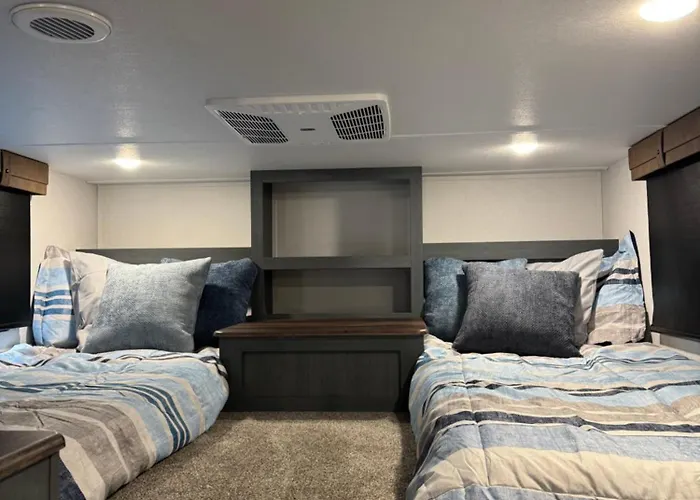 Extra Large 4 Bedroom With Two Full Bath Glamping Rv With Golf Cart