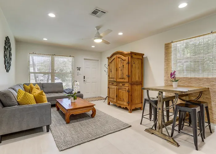 Vibrant North Palm Beach Home ~ 2 Mi To Beach!