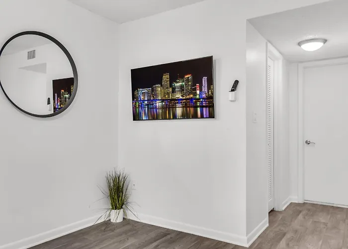 North Miami 2Br With Pool And Free Parking