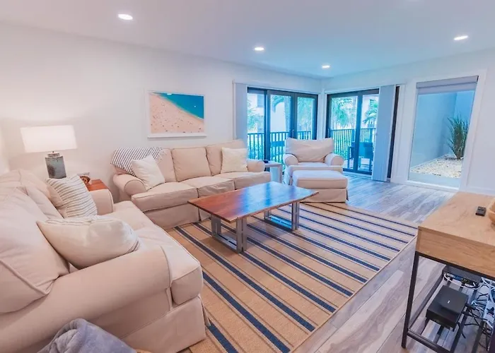 Breezy Beachside Views! Heated Pool & Pickleball!