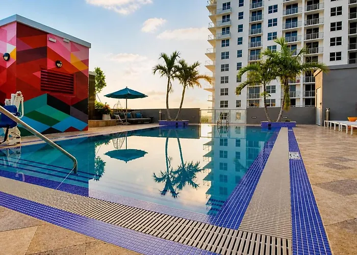 Circ Hotel By Hosteeva
