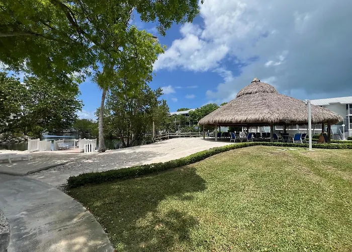 Full Time Lic Mgr - Modern Oceanfront Condo! Beautiful Ocean Views! Beach Resort! 2 King Beds!