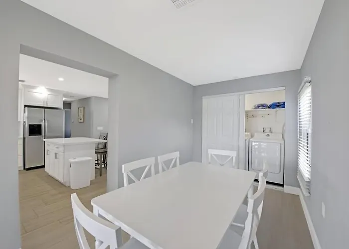 Lake House Unit 1 By Dream Vacation