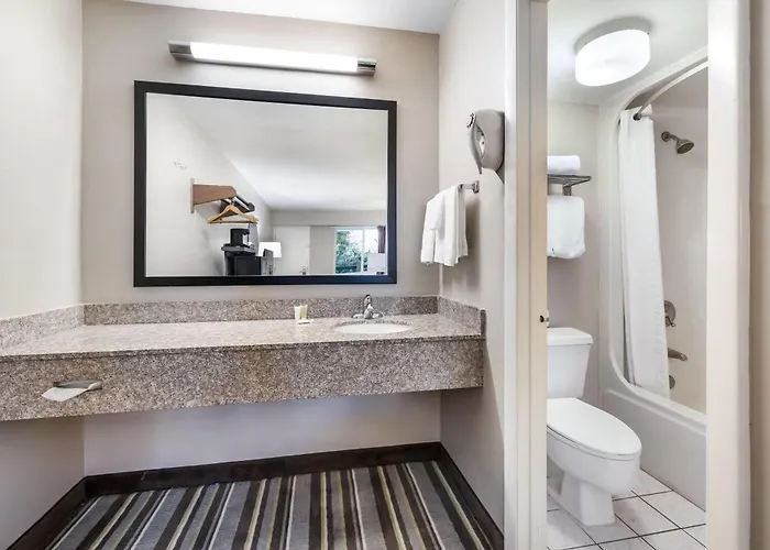 Super 8 By Wyndham Riviera Beach West Palm Beach