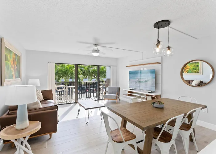 Chateau By The Sea - Cocoa Beach Oceanfront Pet-Friendly Condos With Rooftop Deck & Heated Pool
